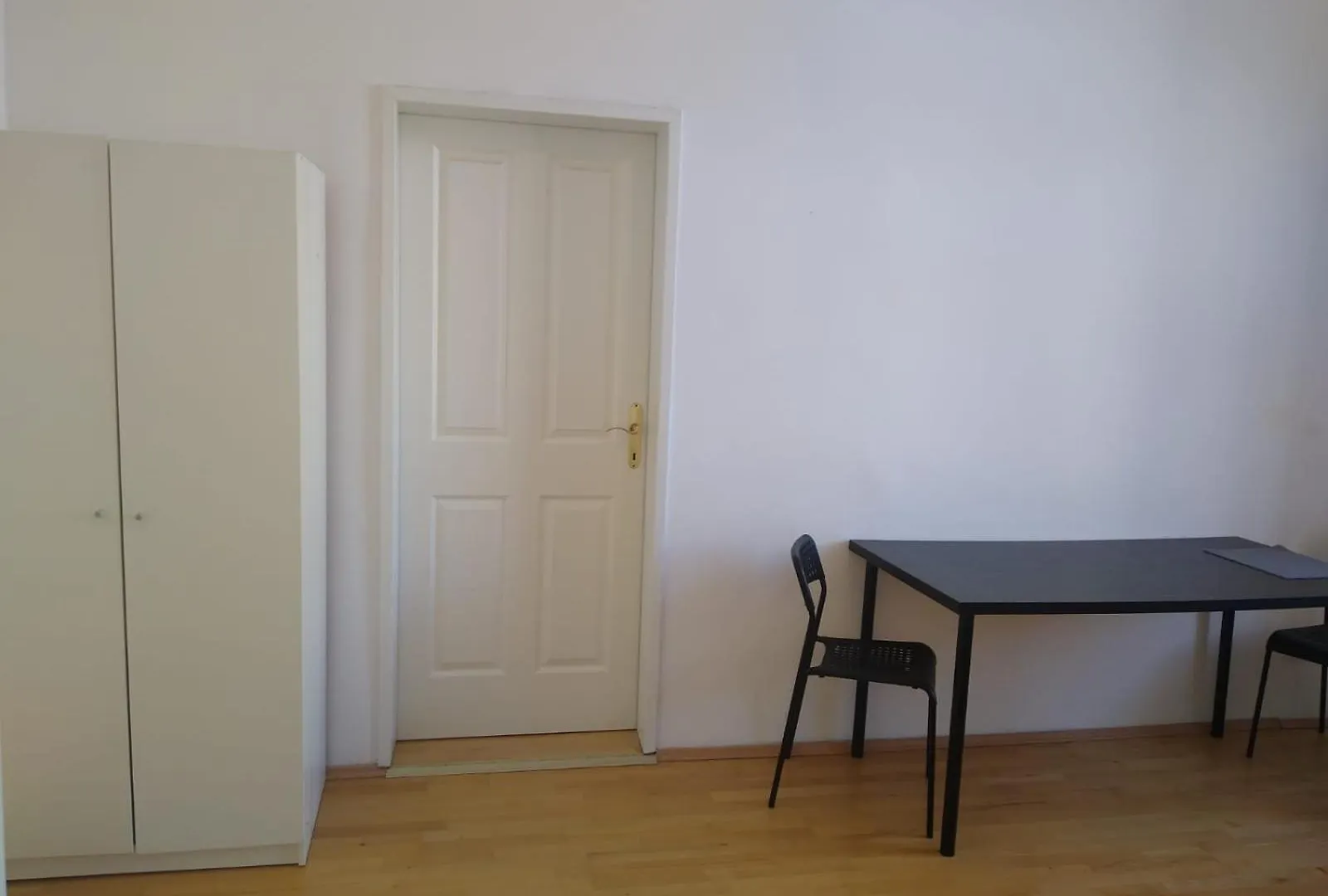 Apartment With 2 Bedrooms And A Small Living Room Vienna Austria
