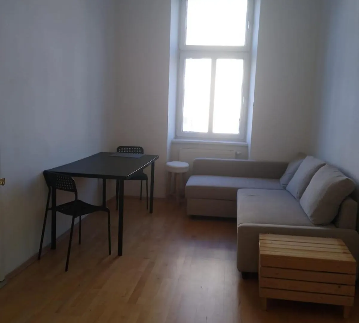 Apartment With 2 Bedrooms And A Small Living Room Vídeň 0*,